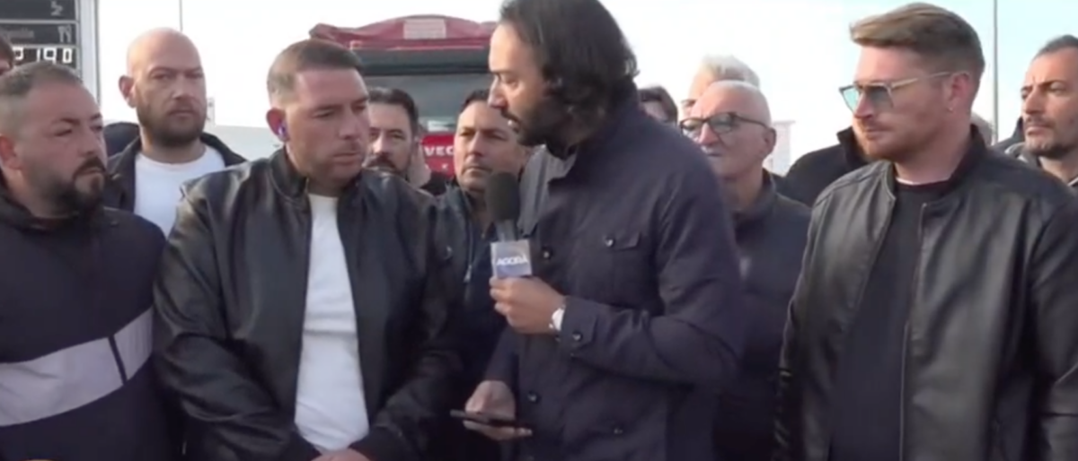 Protesta di agricoltori e autotrasportatori: il sud bloccato dai presidi